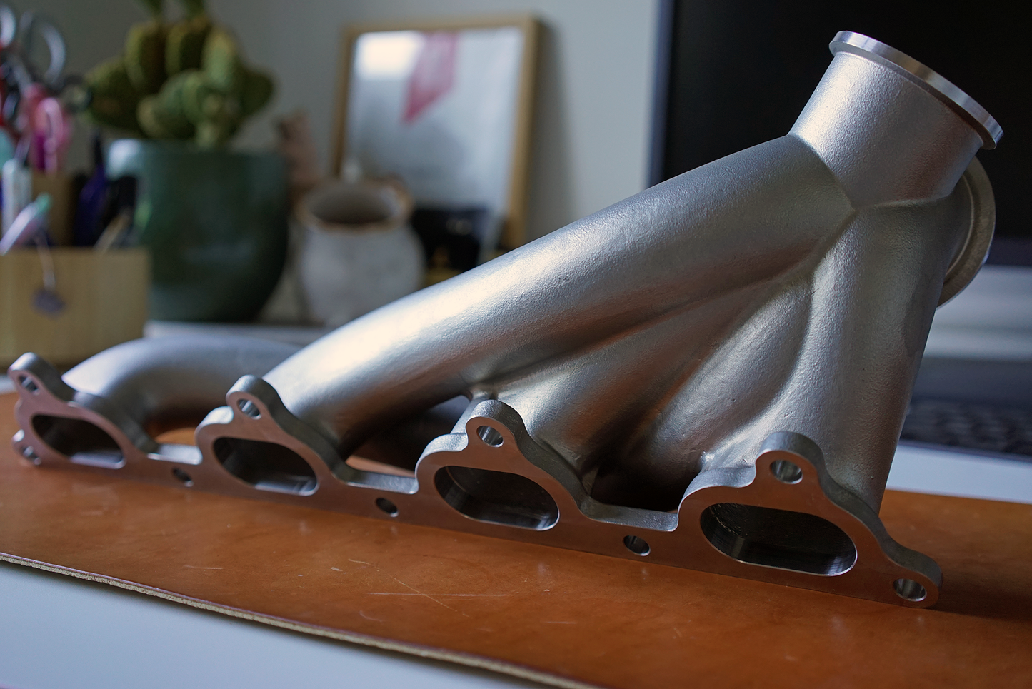 Volvo B234F 16-valve cast turbo exhaust manifold. 347 Stainless steel optimised flow
